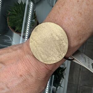 Gold Circular Bracelet